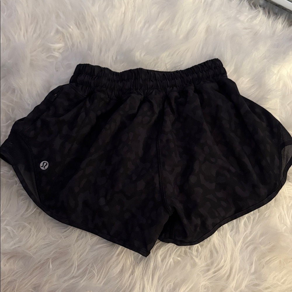 Lululemon Cheetah Print hotty hot shorts